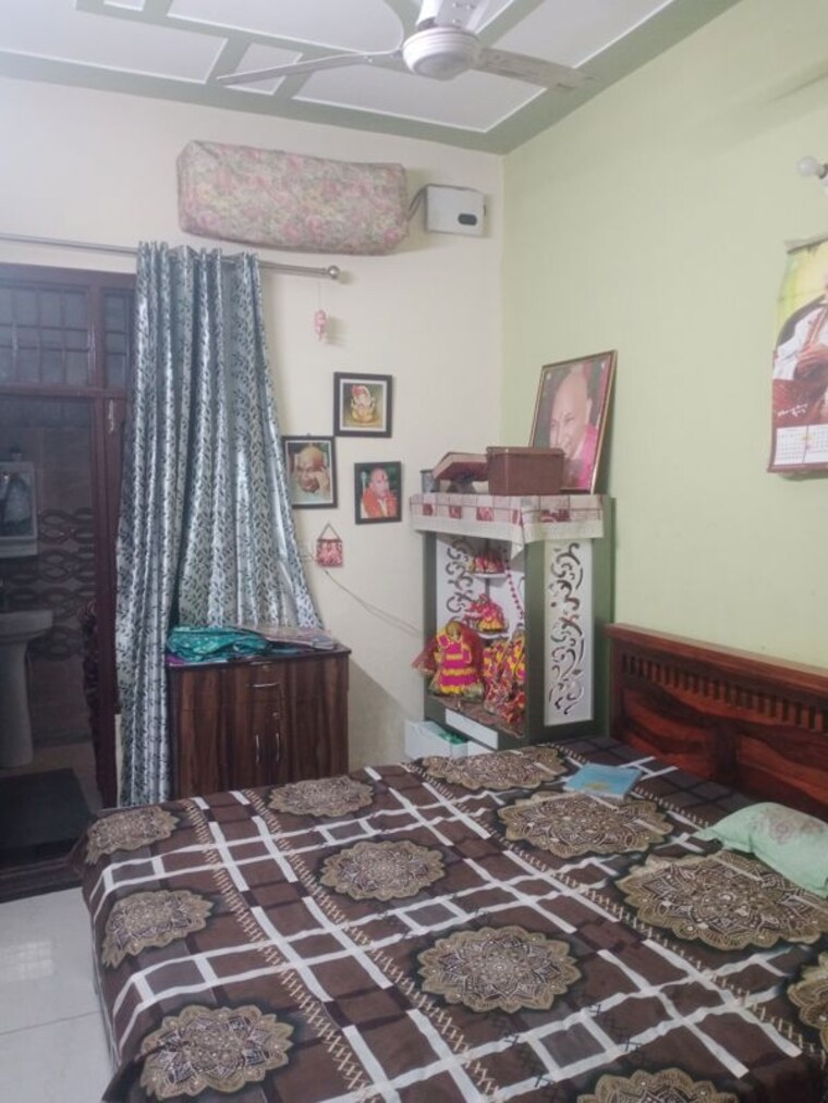 Living Room, shiva-enclave-zirakpur 6 Bedroom 100 Sq.Yd. Independent House In Patiala Road Zirakpur 10076323