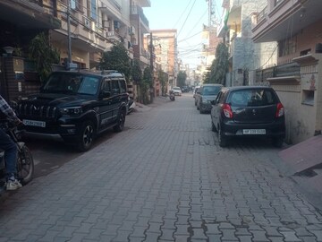 Parking in 6 BHK Independent House at Shiva Enclave Zirakpur, Patiala Road – for Sale