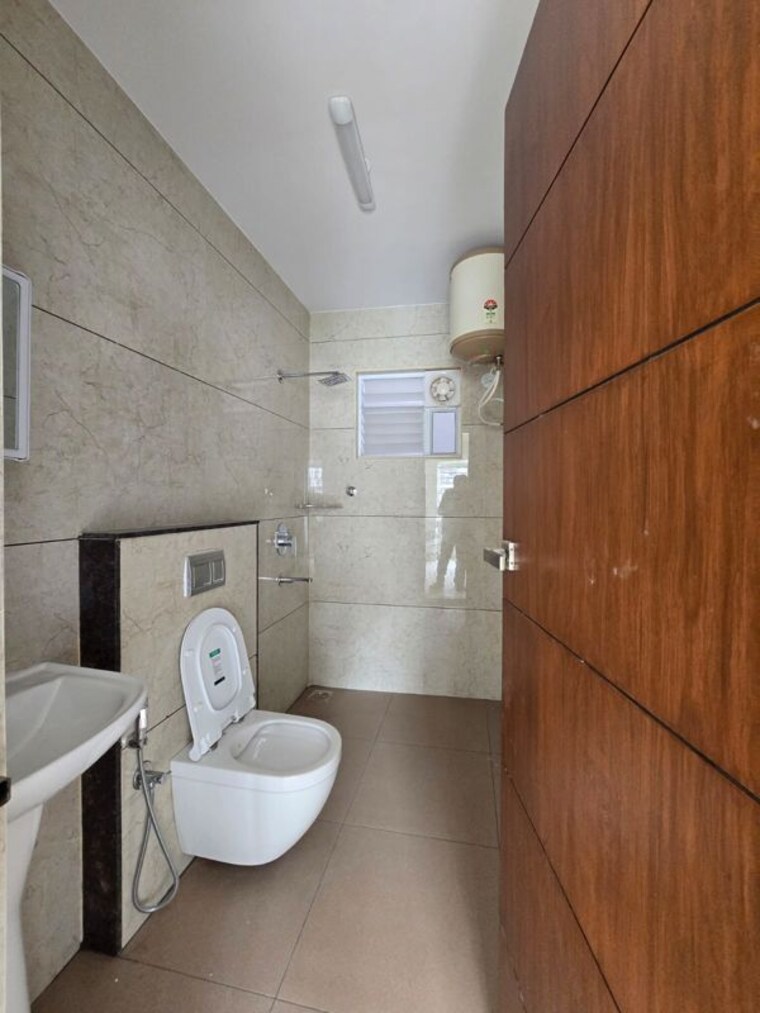 Bathroom, hbr layout 2 Bedroom 900 Sq.Ft. Apartment In Hbr Layout Bangalore 10076326