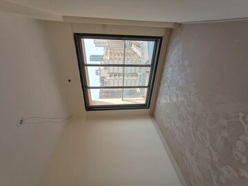 Room in 3 BHK Apartment at Elite Residence, Mumbra – for Rent