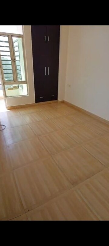 Room in 2 BHK Apartment at Meenal Balmukund Residency, Raj Nagar Extension – for Sale