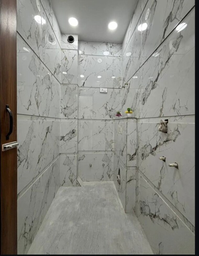 Bathroom, uttam nagar 5 Bedroom 545 Sq.Ft. Independent House In Uttam Nagar Delhi 10076407