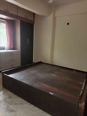 Room in 2 BHK Apartment at Matunga West – for Rent