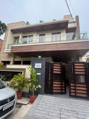 3 BHK Builder Floor For Rent in Gomti Nagar