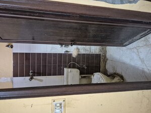 Living Room in 2.5 BHK Builder Floor at Mayur Vihar – for Sale