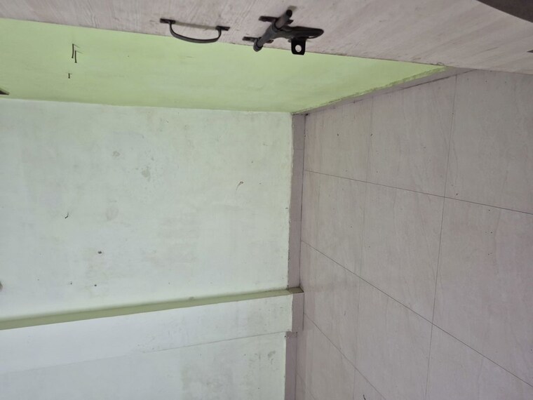 Bathroom, mayur vihar 2.5 Bedroom 650 Sq.Ft. Builder Floor In Mayur Vihar Delhi 10076464