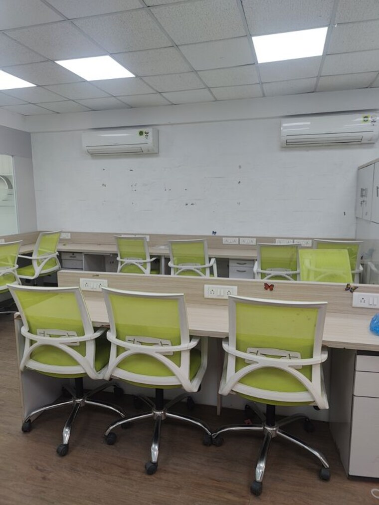 Team Area, kane-plaza Commercial Office Space 620 Sq.Ft. In Malad West Mumbai 9947907