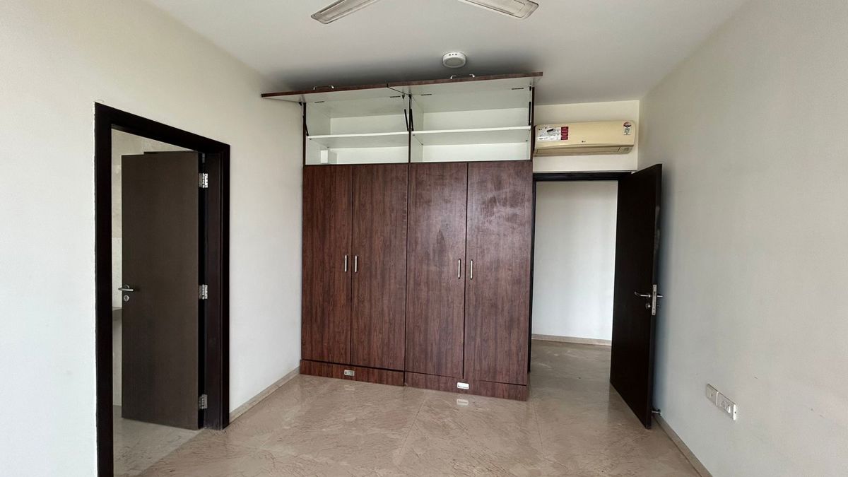3 BHK 1820 Sq.Ft. Apartment in Oberoi Exquisite Goregaon