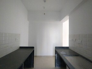 Room in 3 BHK Apartment at Kalpataru Immensa, Kolshet Road – for Sale