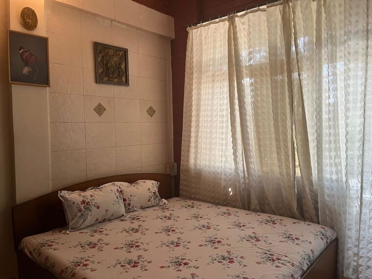 Room, sion 2 Bedroom 600 Sq.Ft. Apartment In Sion Mumbai 10076518