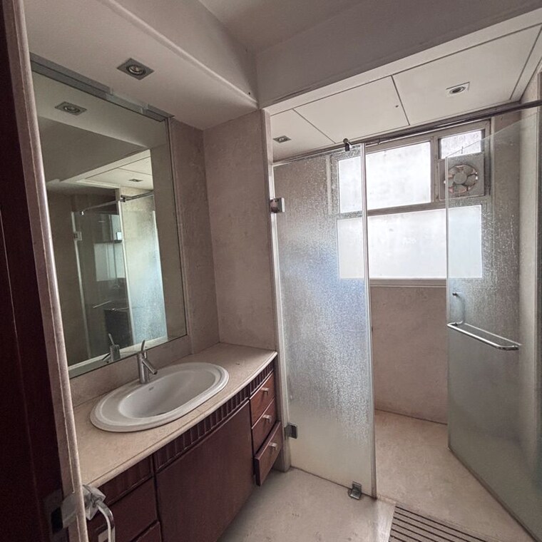 Washroom, mantri-altius 4 Bedroom 5600 Sq.Ft. Apartment In Shivaji Nagar Bangalore 9499776