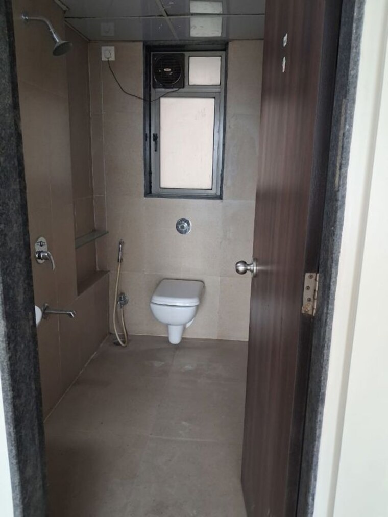 Attached Bathroom, kalpataru-immensa 2 Bedroom 598 Sq.Ft. Apartment In Kolshet Road Thane 10076770