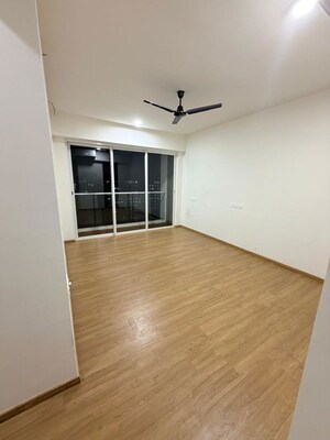 2 BHK Apartment For Rent in Kalpataru Immensa, Kolshet Road