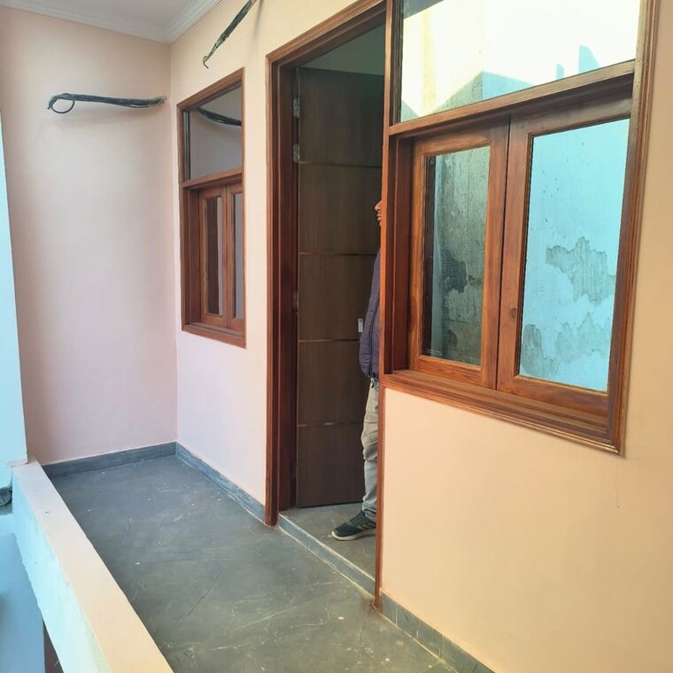 Room, sector 63a 3 Bedroom 1500 Sq.Ft. Builder Floor In Sector 63a Noida 10076859