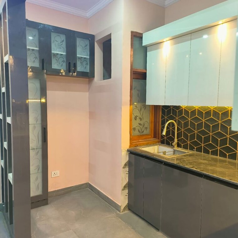 Kitchen, sector 63a 3 Bedroom 1500 Sq.Ft. Builder Floor In Sector 63a Noida 10076859
