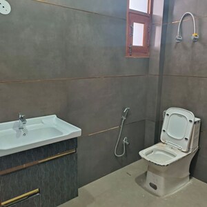  3 BHK Builder Floor at Sector 63a – for Rent