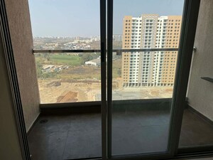 Room in 2 BHK Apartment at Vilas Javdekar Yashwin Enchante, Kharadi – for Rent