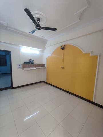 Room in 2 BHK Apartment at Gaurs Galaxy, Vaishali Sector 5 – for Rent
