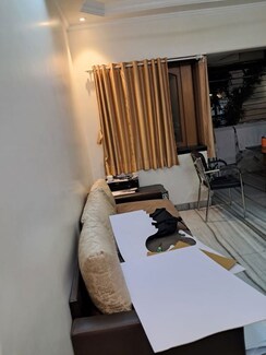 2 BHK Apartment For Rent in Silver Apartments Prabhadevi