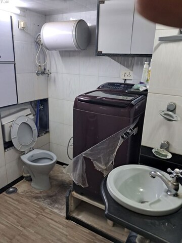 Master Bedroom in 2 BHK Apartment at Silver Apartments Prabhadevi, Prabhadevi – for Rent