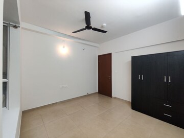 Room in 2 BHK Apartment at Bhartiya City Leela Residences, Thanisandra Main Road – for Rent