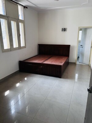 Room in 2 BHK Builder Floor at Nizamuddin East – for Rent