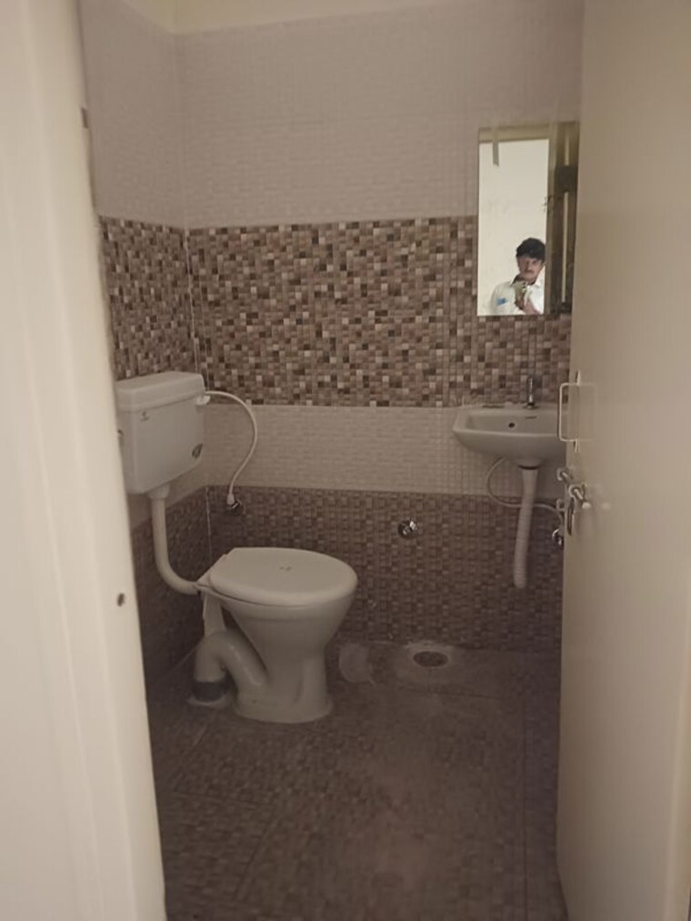 Bathroom, manikonda 2 Bedroom 1200 Sq.Ft. Apartment In Manikonda Hyderabad 10077228