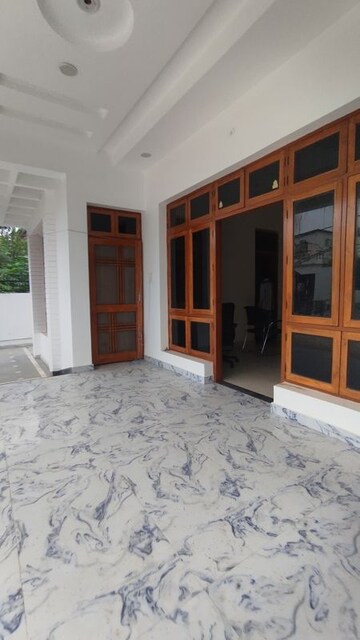 Room in 3 BHK Builder Floor at Viram Khand – for Rent