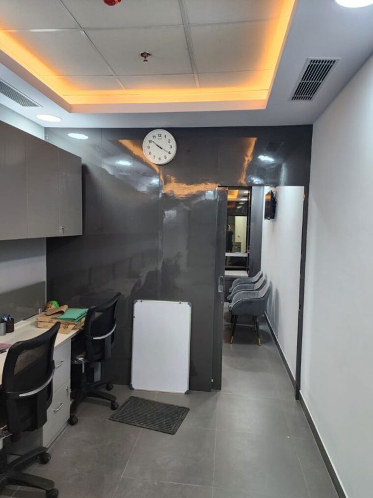 Team Area, alphathum Commercial Office Space 270 Sq.Ft. In Sector 90 Noida 10077373