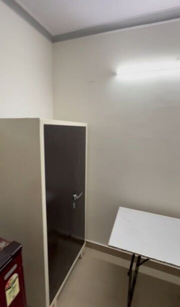 Furnished Amenities in 1 BHK Builder Floor at Patel Nagar – for Rent