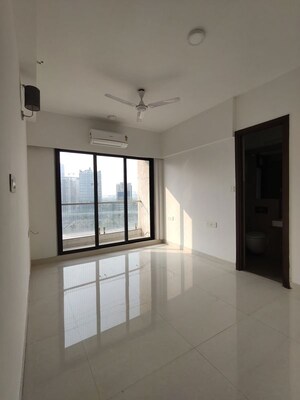 Room in 2 BHK Apartment at Sunteck City Avenue 4, Goregaon West – for Rent