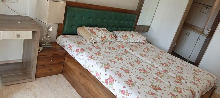 Bedroom, bandra west 2 Bedroom 700 Sq.Ft. Apartment In Bandra West Mumbai 10077224