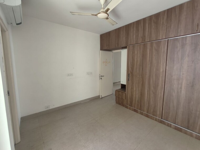 Room, emaar-emerald-floors-premier 3 Bedroom 1650 Sq.Ft. Apartment In Sector 65 Gurgaon 10077533