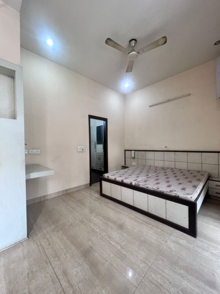 Room, rwa-apartments-sector-50 3 Bedroom 2400 Sq.Ft. Independent House In Sector 50 Noida 10077548