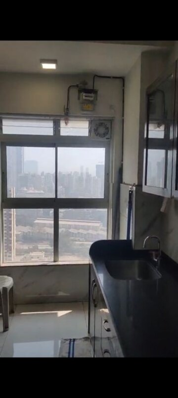 Master Bedroom in 2 BHK Apartment at Wadhwa Pristine, Matunga West – for Rent