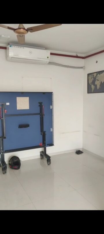 Master Bedroom in 2 BHK Apartment at Wadhwa Pristine, Matunga West – for Rent