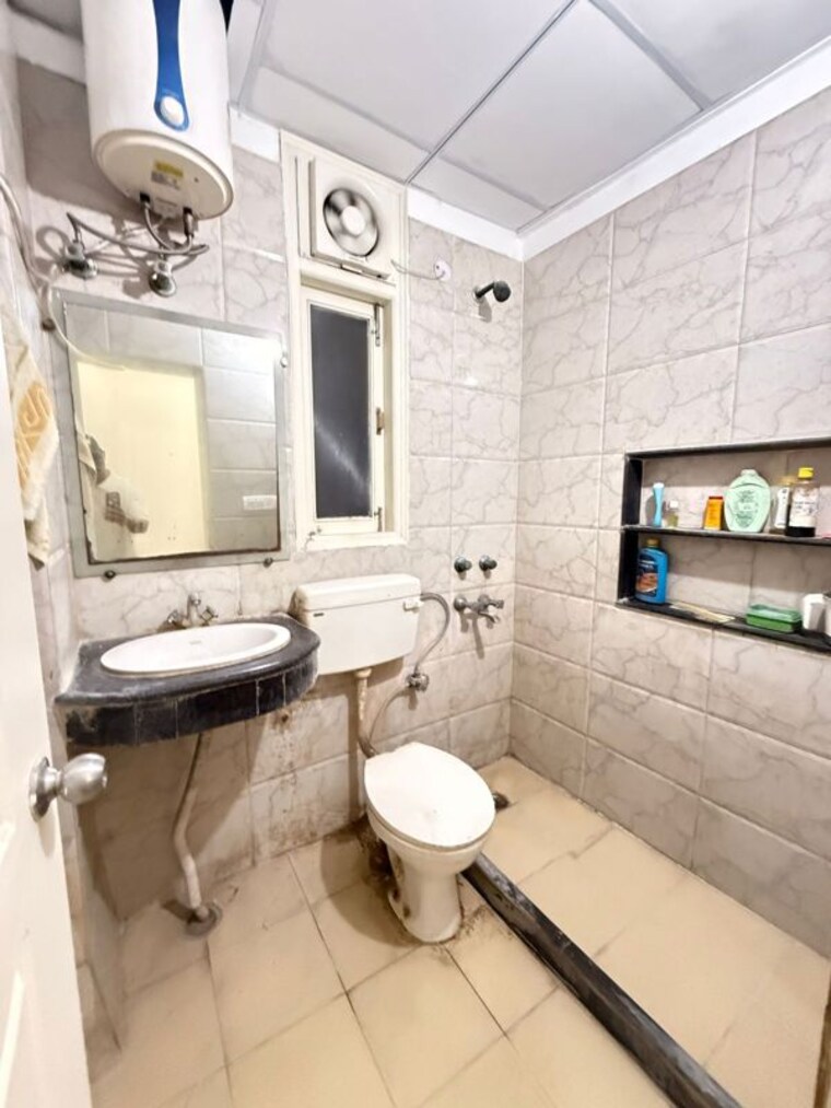 Team Area, saket 1 RK 400 Sq.Ft. Builder Floor In Saket Delhi 10077585
