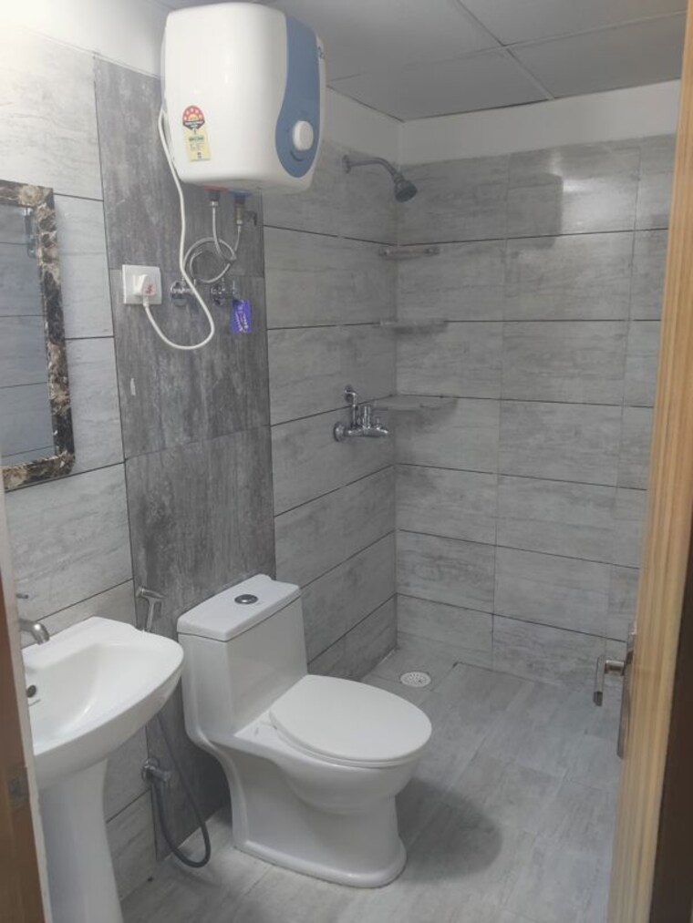 Bathroom, gulshan-bellina 2 Bedroom 1105 Sq.Ft. Apartment In Sector 16 Greater Noida Greater Noida 10077555