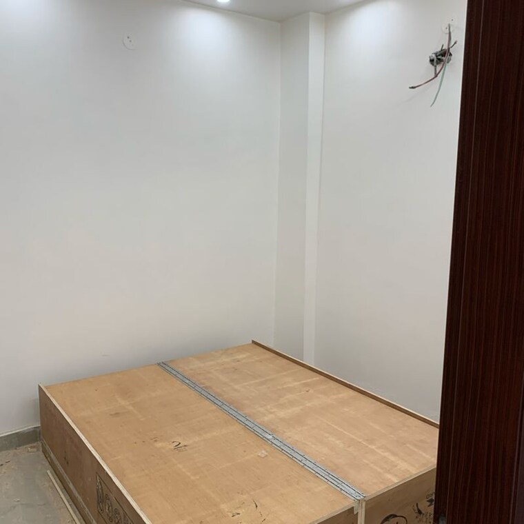 Room, lajwanti garden 2.5 Bedroom 540 Sq.Ft. Builder Floor In Lajwanti Garden Delhi 10077658