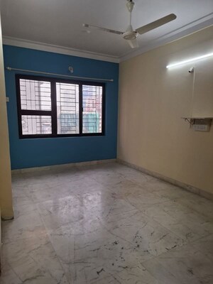 Room in 2 BHK Apartment at Rishabh Towers, Prabhadevi – for Rent