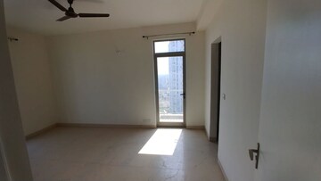 Room in 4 BHK Apartment at Paras Dews, Sector 106 – for Sale
