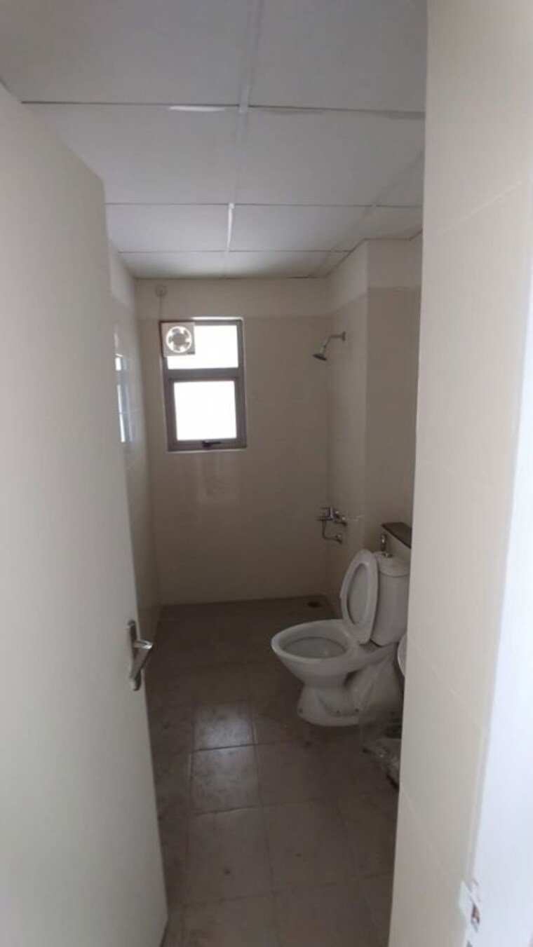 Bathroom, paras-dews 4 Bedroom 2355 Sq.Ft. Apartment In Sector 106 Gurgaon 10077733