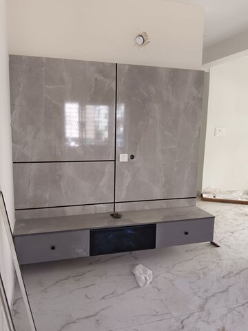 Furnished Amenities in 2 BHK Apartment at Silver Oaks Manikonda, Manikonda – for Rent