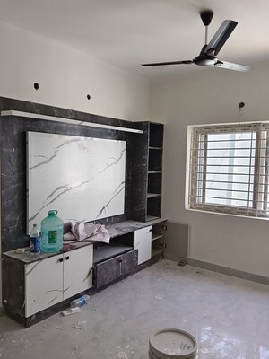 Room in 2 BHK Apartment at Green Hills Manikonda, Manikonda – for Rent