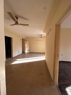 4 BHK + Servant Room Apartment For Sale in Paras Dews