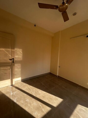 Room in 4 BHK Apartment at Paras Dews, Sector 106 – for Sale