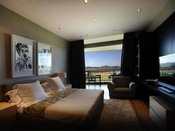 Living Room in 2 BHK Apartment at Swamiraj Zenith, Vartak Nagar – for Sale