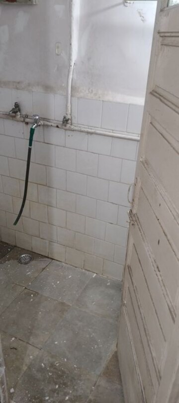 Attached Bathroom in 2 BHK Apartment at Vrindavan CHS Thane West, Vrindavan Society – for Rent