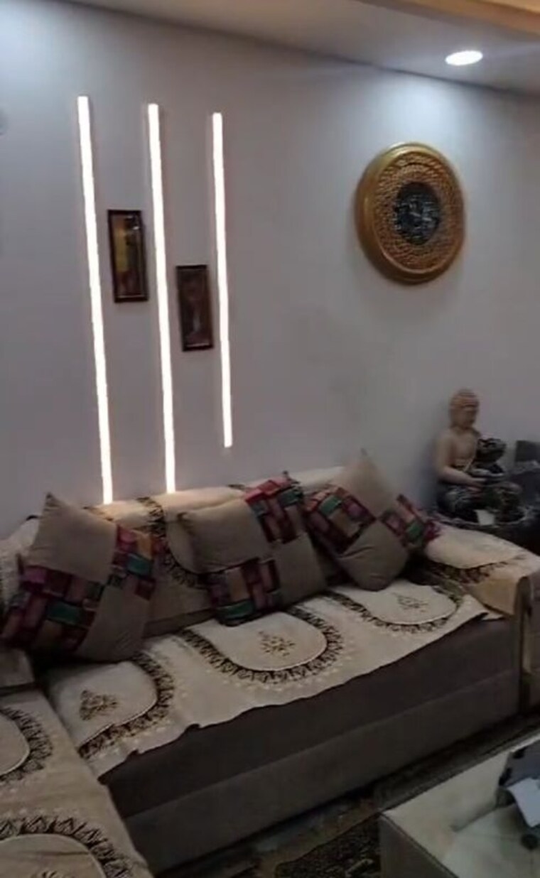 Living Room, param puri 3 Bedroom 100 Sq.Yd. Builder Floor In Param Puri Delhi 9818626