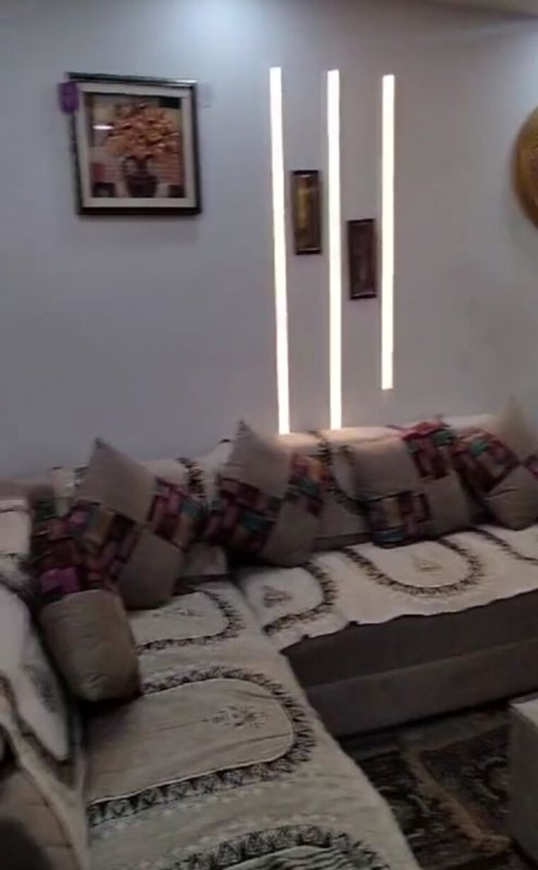 Living Room, param puri 3 Bedroom 100 Sq.Yd. Builder Floor In Param Puri Delhi 9818626